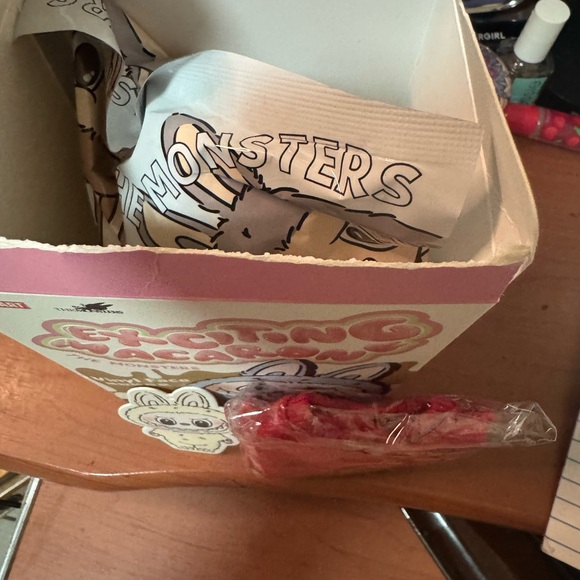 LABUBU POP MART The Monsters Exciting Macaron Vinyl Face Limited Edition cream - Picture 7 of 9